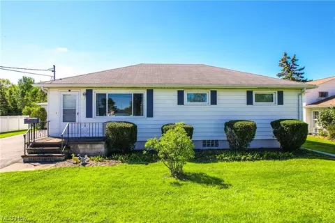 2575 Meister Rd, Lorain, OH 44053 photo 1