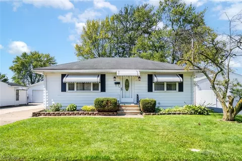 117 Edgewood St, Elyria, OH 44035