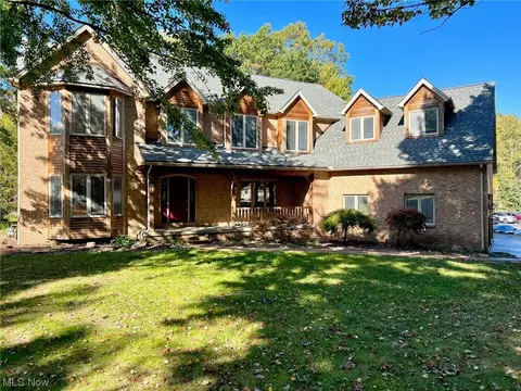 174 N Broad St, Canfield, OH 44406
