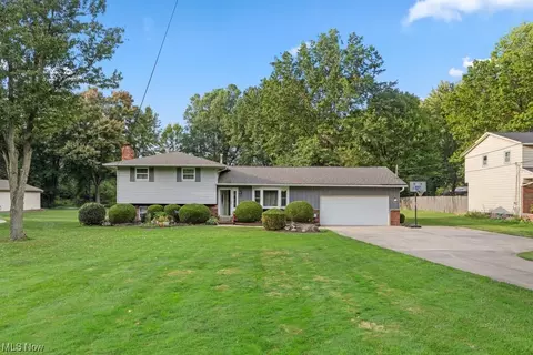 26954 Schady Rd, Olmsted Twp, OH 44138