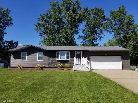 3747 Ravenwood Dr SE, Warren, OH 44484