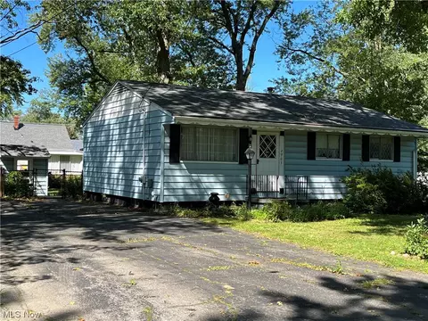 2903 Lincoln Dr, Ashtabula, OH 44004 photo 1