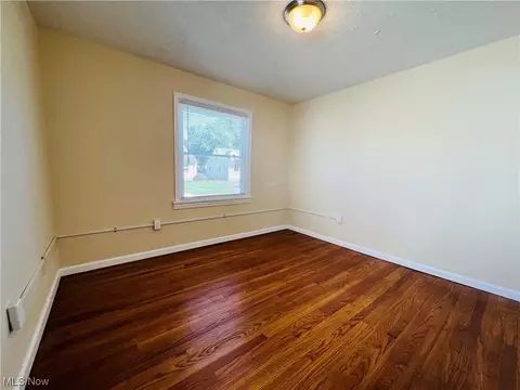 1049 Bell Ct, Elyria, OH 44035 photo 11