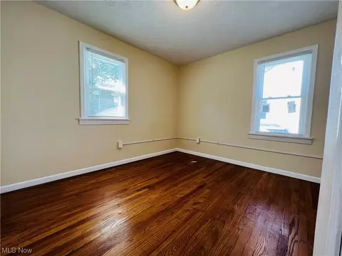 1049 Bell Ct, Elyria, OH 44035 photo 6