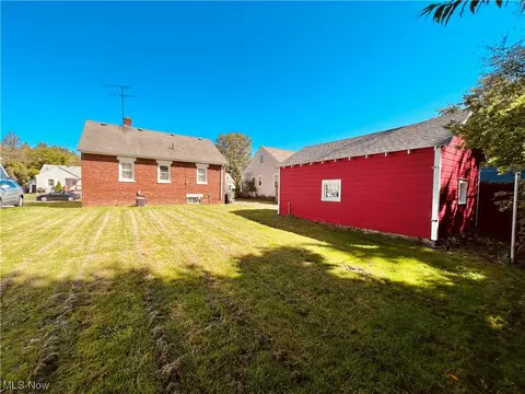 1049 Bell Ct, Elyria, OH 44035 photo 32
