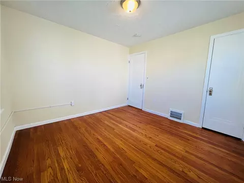 1049 Bell Ct, Elyria, OH 44035 photo 12