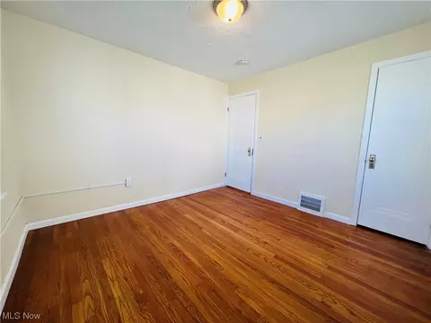 1049 Bell Ct, Elyria, OH 44035 photo 12