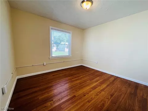 1049 Bell Ct, Elyria, OH 44035 photo 11