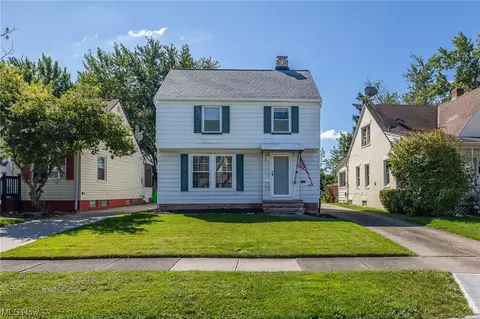12600 Grannis Rd, Garfield Heights, OH 44125
