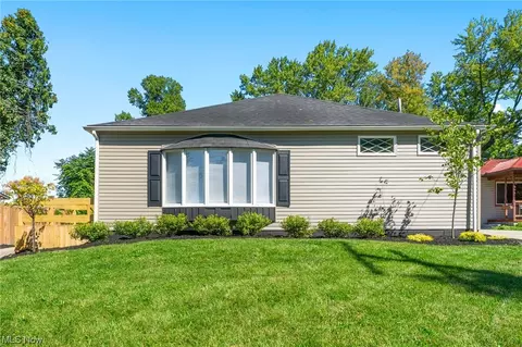 645 Maplewood Ave, Struthers, OH 44471 photo 1
