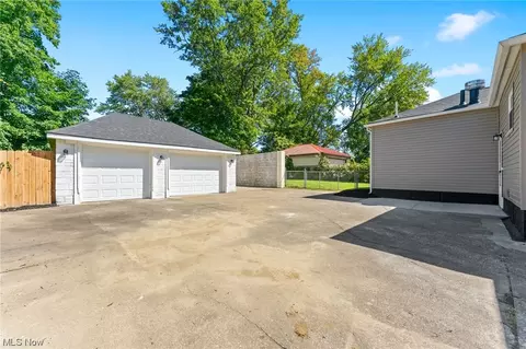 645 Maplewood Ave, Struthers, OH 44471 photo 29