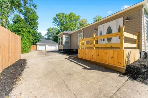 645 Maplewood Ave, Struthers, OH 44471 photo 32
