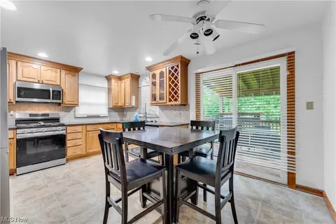 321 E 276th St, Euclid, OH 44132 photo 9