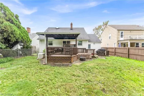 321 E 276th St, Euclid, OH 44132 photo 3