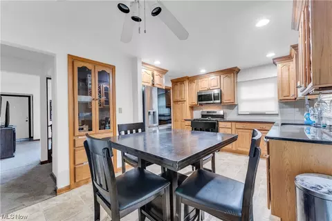 321 E 276th St, Euclid, OH 44132 photo 10