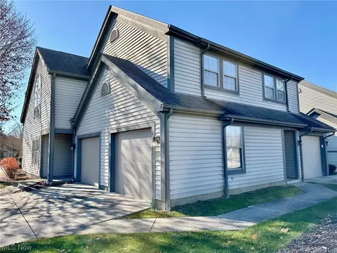 383 N Arrowhead Bay Dr #2, Columbiana, OH 44408