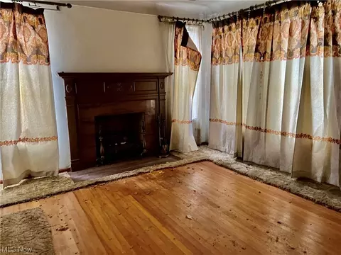 735 E 260th St, Euclid, OH 44132 photo 6
