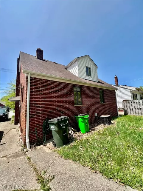 735 E 260th St, Euclid, OH 44132 photo 10