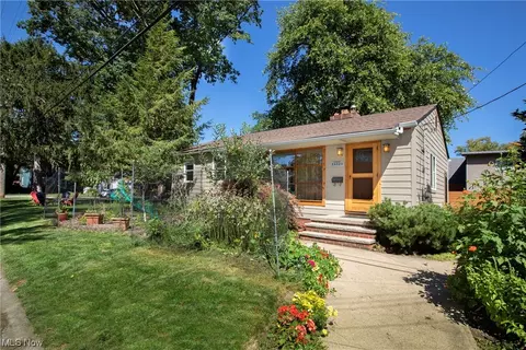 24520 Electric Dr, Bay Village, OH 44140