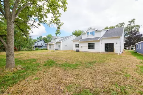 601 Longfellow Dr, Berea, OH 44017 photo 35