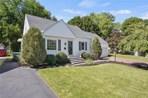 2134 8th St, Cuyahoga Falls, OH 44221