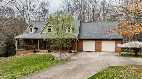 201 Addison Dr, Parkersburg, WV 26104