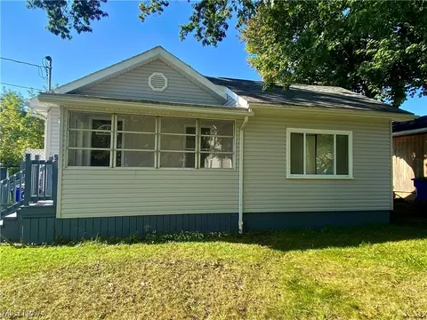 635 2nd St, Ravenna, OH 44266