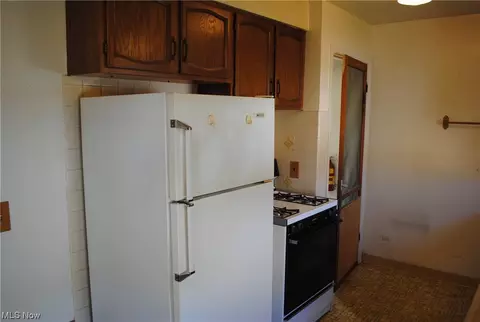 2444 E 37th St, Lorain, OH 44055 photo 10