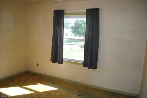 2444 E 37th St, Lorain, OH 44055 photo 11