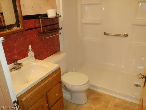 3942 Brookside Blvd, Cleveland, OH 44111 photo 11