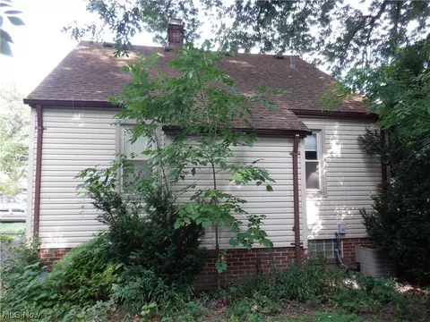 3942 Brookside Blvd, Cleveland, OH 44111 photo 4