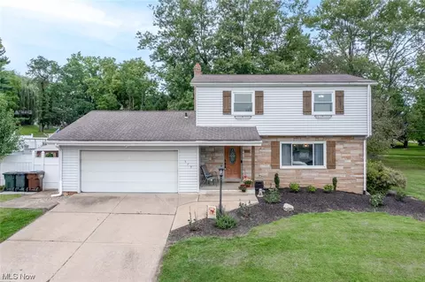 579 Inverlane Dr, Northfield, OH 44067