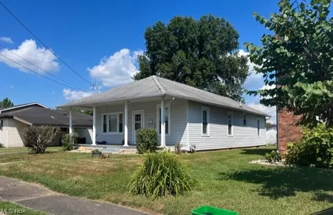 205 36th St, Vienna, WV 26105