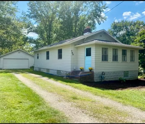 769 Ewart Rd, Akron, OH 44312