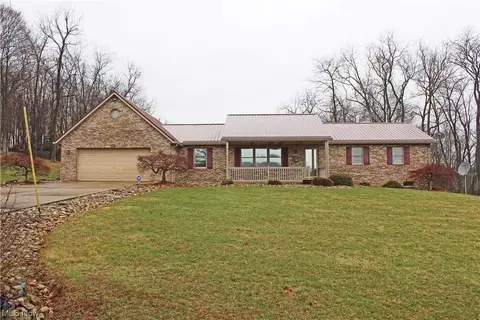 193 Lowes Dr, New Cumberland, WV 26047