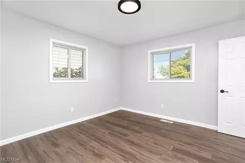 221 Windsor Dr, Elyria, OH 44035 photo 21