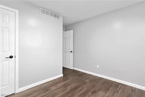 221 Windsor Dr, Elyria, OH 44035 photo 18