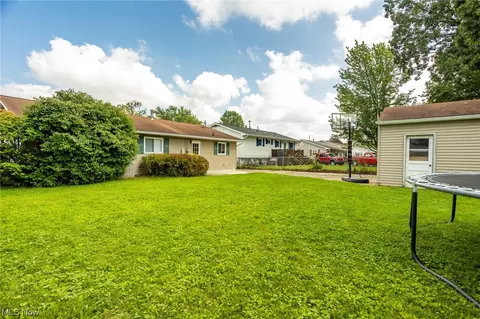 221 Windsor Dr, Elyria, OH 44035 photo 35