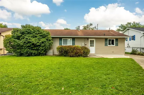 221 Windsor Dr, Elyria, OH 44035 photo 3
