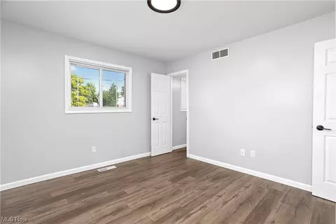 221 Windsor Dr, Elyria, OH 44035 photo 22