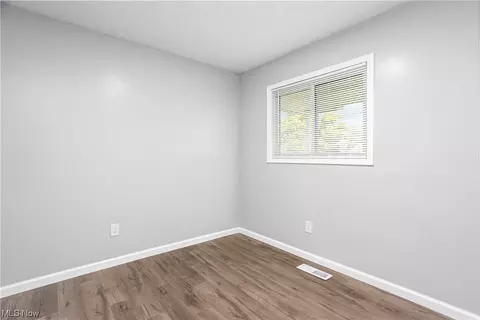 221 Windsor Dr, Elyria, OH 44035 photo 19