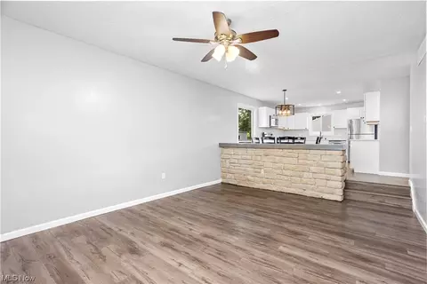 221 Windsor Dr, Elyria, OH 44035 photo 15