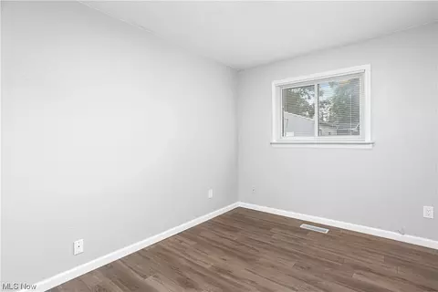 221 Windsor Dr, Elyria, OH 44035 photo 29