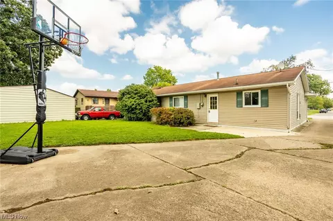 221 Windsor Dr, Elyria, OH 44035 photo 33
