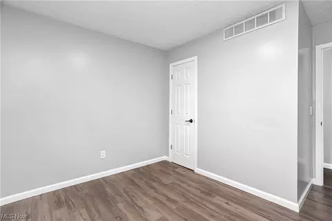 221 Windsor Dr, Elyria, OH 44035 photo 17