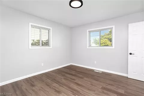 221 Windsor Dr, Elyria, OH 44035 photo 21