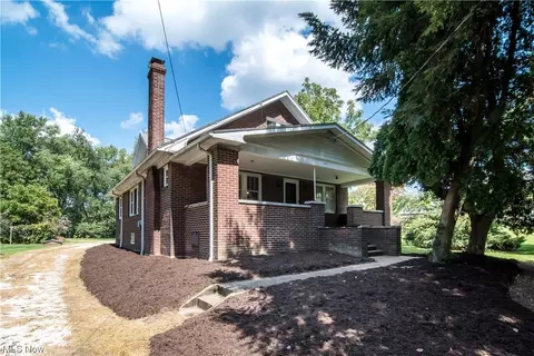 3023 Woodland Rd, Akron, OH 44312
