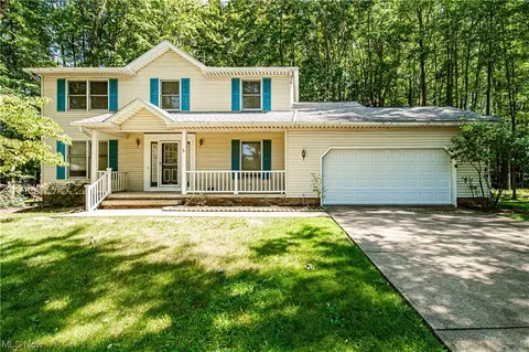 2949 Legend Ln, Willoughby Hills, OH 44092