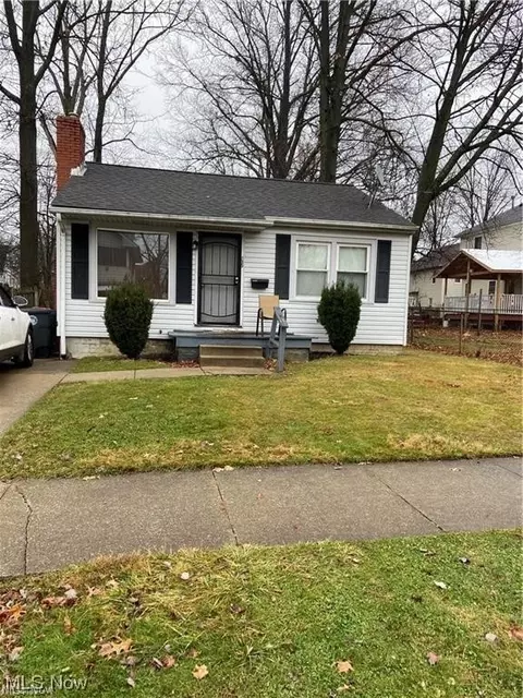 935 Storer Ave, Akron, OH 44320