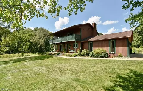 781 Yager Rd NW, New Franklin, OH 44216